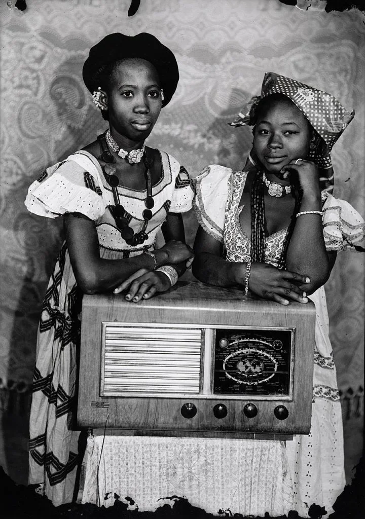Seydou-Keïta-Mali-Untitled-1948-54.1-720x1024