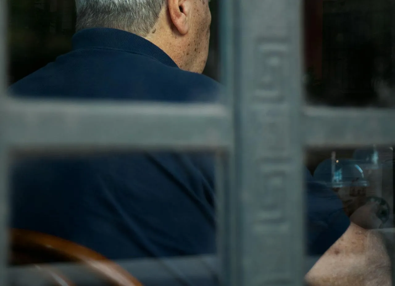 pexels-forgottenluix-6230820